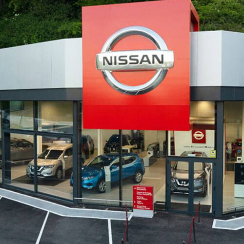 PADEL FAMILIA NISSAN