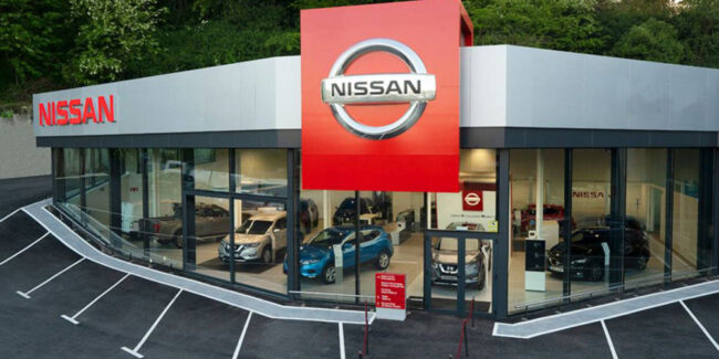 PADEL FAMILIA NISSAN