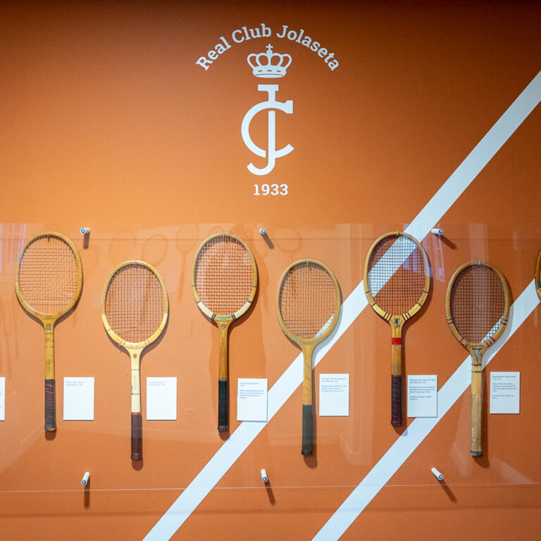 TENIS CONGRESO RAQUETAS DE MADERA